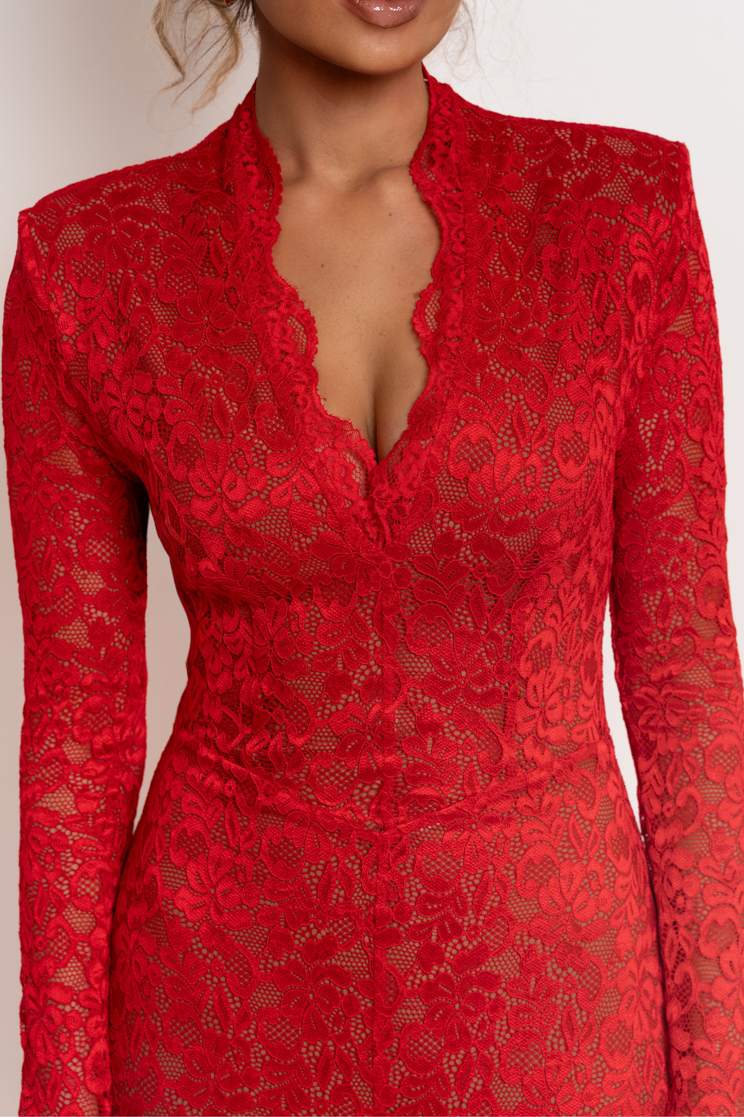 Агнесе Црвена Фустан