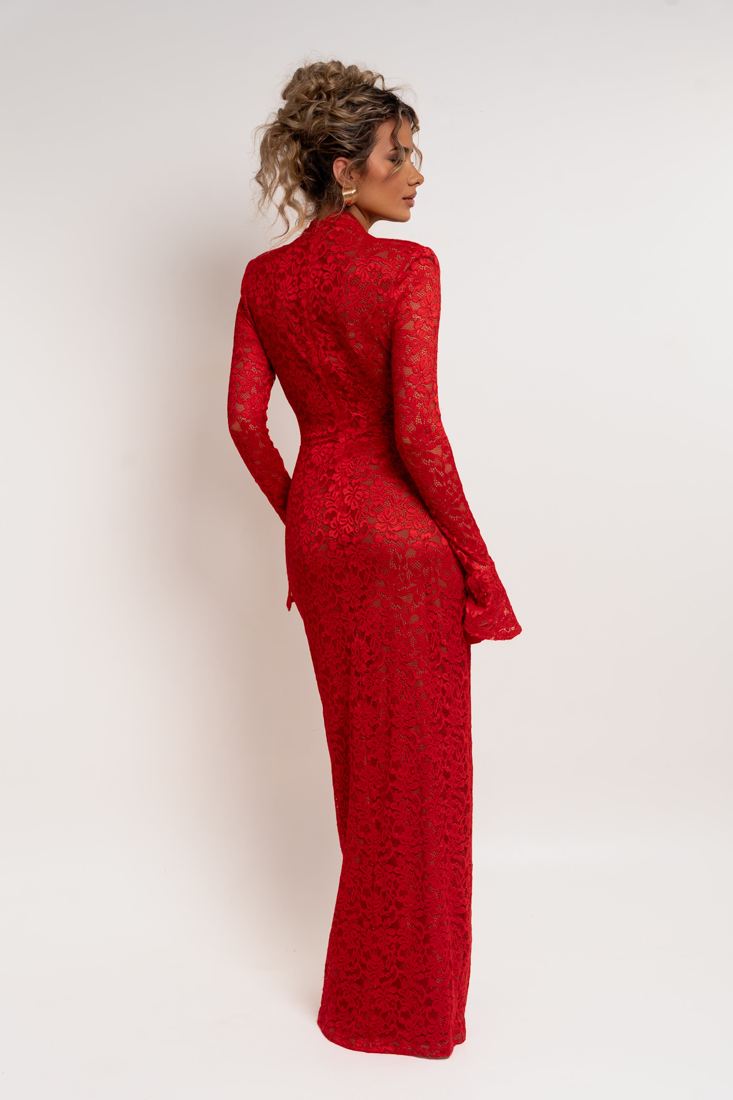 Агнесе Црвена Фустан