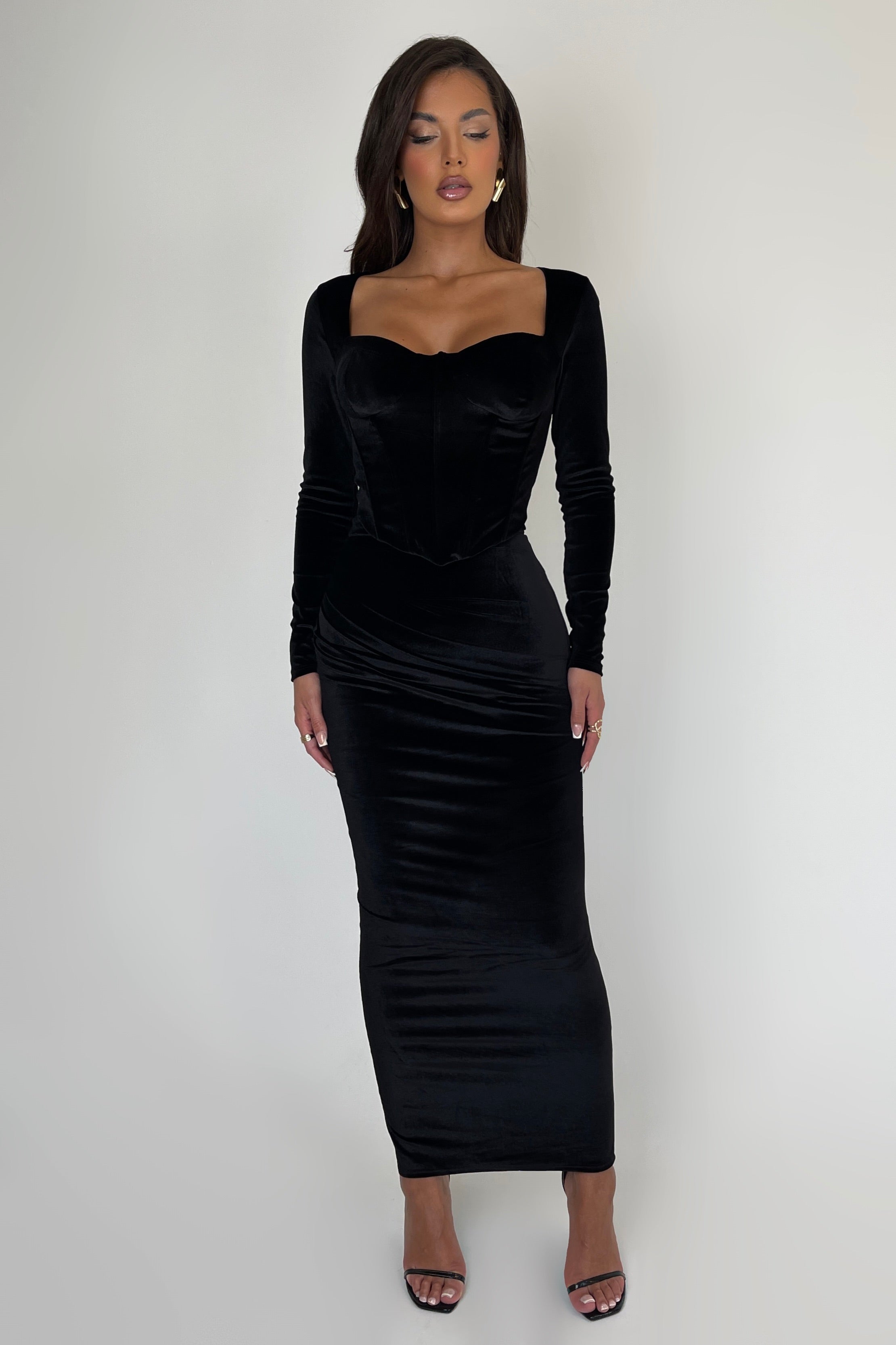 Amani Velvet Black Set